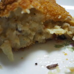 qui - テイクアウト　牛すじコロッケ　断面