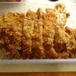 辻肉店 - １枚の鶏もも肉が、２枚の鶏ももカツになりました