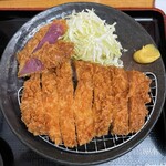 とんかつ 栄ちゃん - 上からビフォー。はよ食べたくてあたふたしてた