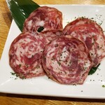 和酒・煮込み らいどん - イベリコサラミとクリームチーズ