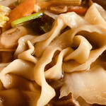 新中華 - 紛れもない刀削麺