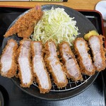 とんかつ 栄ちゃん - 上からアフター。大好きな良い香りが襲ってきてる。