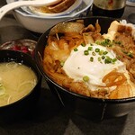 ホテルルートインコート - 料理写真:牛すき焼き豆腐丼