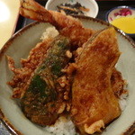 江戸徳 - 濃い目の色の割に濃過ぎず美味しい天丼のタレ