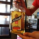 ナンカレーハウス - インドウイスキー（マクダウェル）500円