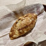 Boulangerie RURAL - りんごとクルミのフランスパン ¥300 