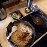 麺や ゆた花 - サバつけ麺全景