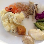 オードブルはビッフェ方式で取り放題