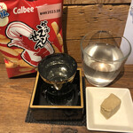 麹町いづみや しろ - カルビーかっぱえびせん、熊本 五ッ木 山うにとうふ、燦然 しぼりたて純米大吟醸生原酒 雄町