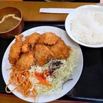 茂利多屋 - 特製チキンカツ定食(6枚・ライス300㌘)590円