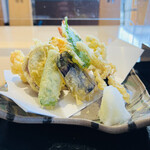 Teuchi Soba Takahashi - ◎天ぷらも揚げたてで美味い！