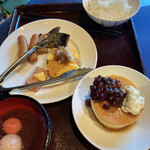 白石家 - ここから～朝食。  人気のパンケーキ♡