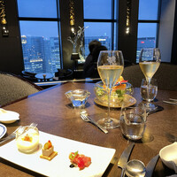 DINING & BAR TABLE 9 TOKYO - 