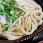 将八うどん - 透明度の高い出汁に形の整った麺。
見た目が綺麗なのが特徴だろうか？