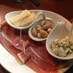 プロシュートとチーズ
          