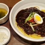 李朝園 - チャジャン麺
