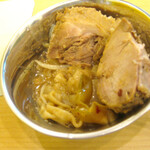 顎で喰らえ - 豚を一時避難