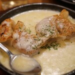 熱々肉汁餃子 あじくら - チーズ餃子