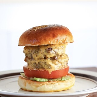 美味しいだけでなく安心安全な和牛だけでバーガー作り