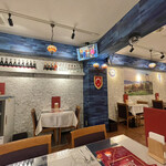 Yıldız Turkish Restaurant & Bar ユルディズ トルコレストラン - 青が印象的な店内
