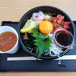 Osakana Kyouwakoku Ebisumaru - マグロとエビの二色丼880円