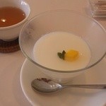 天廣堂 - ランチの杏仁豆腐