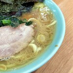 千葉家 - 獣感はなく飲みやすいスープ。