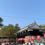 居酒屋　葉牡丹 - 外国人いっぱいの高知城、てかほぼ外国人のみ