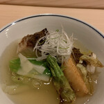 はらまさ - さわら、ふきのとう、うるい、タケノコ 山菜の種類がたくさん。山菜も好き。 香りがいい。餡がかかっていました。