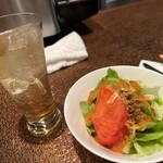 Suteki Hausu Seiyama - サラダとハイボール