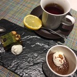 BIKiNi medi - 抹茶と小豆のケーキ、チョコレートプリン、レモンティー