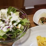 キッチン ブルー グローブ - サラダ、お新香のアップ