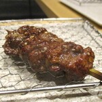 Yakitori Shige Higashizakura - 背肝：山椒オイルと 仕上げはダシ醤油でふわっふわ食感に焼き上げられています。 美味しい！