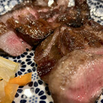 仙台旬風 冨和利 - 見た目は 今ひとつですが お味は 炭焼きの 美味しい 牛タン でした (＊´v`＊)