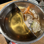 仙台旬風 冨和利 - 一人前ずつの注文で 二種楽しめる 二食鍋 (◍ ´꒳` ◍)b