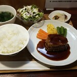 キッチン ブルー グローブ - 豚肩ロースポシェ　カルーアと黒胡椒ソース