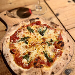 WINE&PIZZA HACHI - マルゲリータ550円。