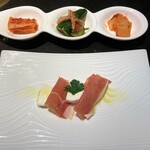 仙台牛焼肉 花牛 - 生ハム＆チーーズとキムチ３種