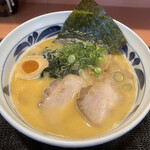 Noppin Ramen - 香ばしい胡麻の香りが特徴的なまろやかラーメン