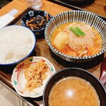 土鍋炊ごはん なかよし - 肉じゃが定食