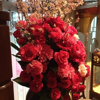 銀座うかい亭 - 入り口すぐの花