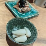Tsukiji Toriharu - 鶏わさと塩らっきょ