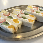 イワタコーヒー店 - フルーツサンド　単品 830円　セット1360円