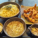 五味八珍 - 鶏のから揚げﾕｰﾘﾝﾁ風と濃厚つけ麺のｾｯﾄ869円