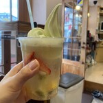 果物小町のソフトクリームパーラー - 