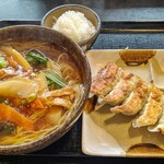 五味八珍 - 五目らーめんと餃子のｾｯﾄ924円