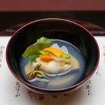 料亭 大宮 一の家 - 2023.3 蛤吸仕立（蛤真薯、花びら大根人参、蕨、三つ葉、オレンジ）