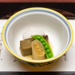 料亭 大宮 一の家 - 2023.3 炊合せ（里芋白煮、飯蛸桜煮、うど土佐煮、スナップエンドウ、蓬麩）