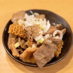 もつ焼き ひろや - 2023.3 牛もつ煮込み（638円）