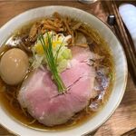 かね田 - 低温調理肉断面オキシ化前の薄ミオグロビン残食が残念。KANEDA麺1150円。かね田(東京駅KITTE GRANCHÉ)食彩品館.jp撮影